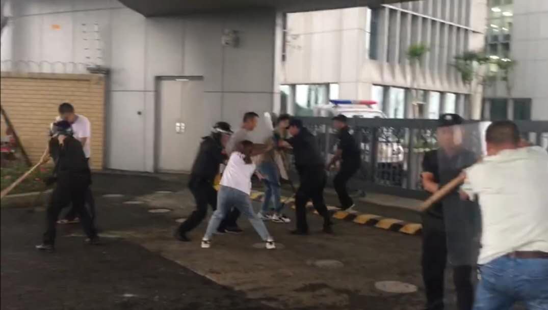加強(qiáng)反恐演練，提高安全意識(shí)