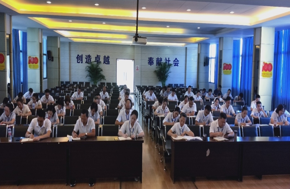 黨委委員、副總經(jīng)理劉林深入基層開展黨規(guī)黨紀宣講暨廉潔黨課輔導(dǎo)